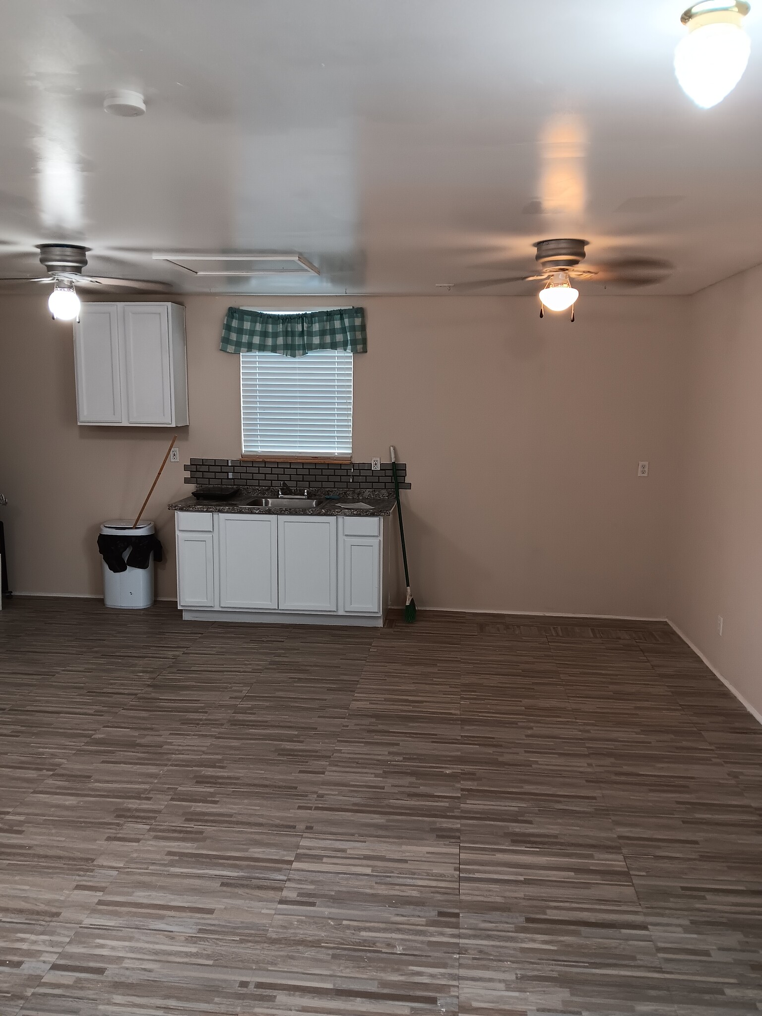 Building Photo - 327 Adeline St