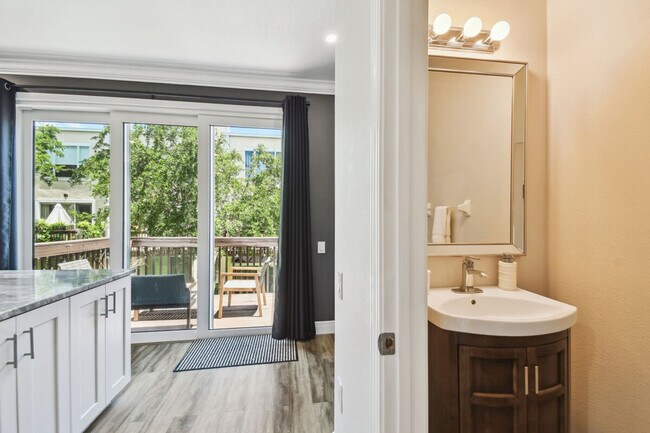 Building Photo - 3174 Bayshore Oaks Dr