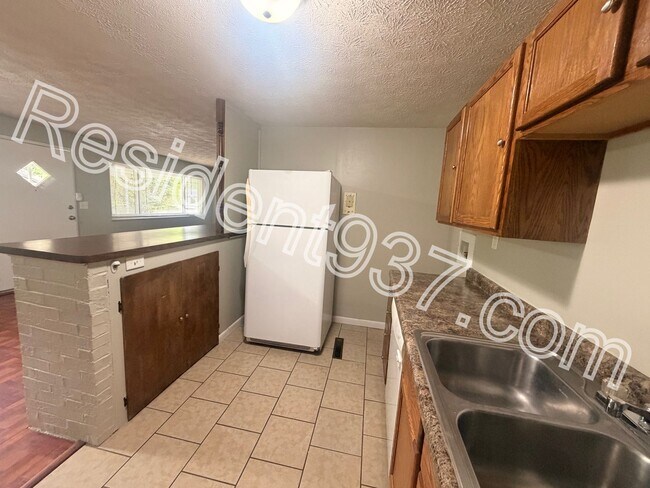 Building Photo - 3593 Elmira Dr