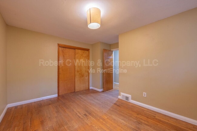 Building Photo - 451 Birch Mountain Rd