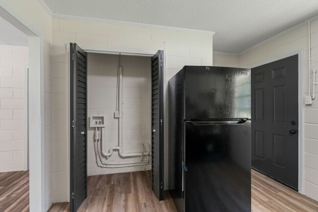 Building Photo - 1 E Westover Dr