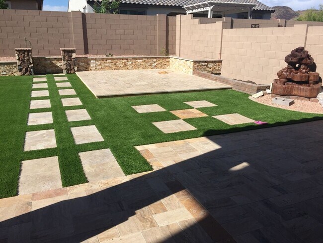 Building Photo - Spacious 5BR House in Phoenix