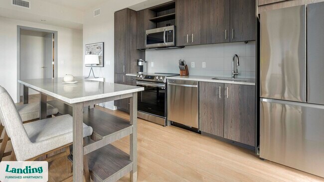 Building Photo - 350 Maple Dr SW