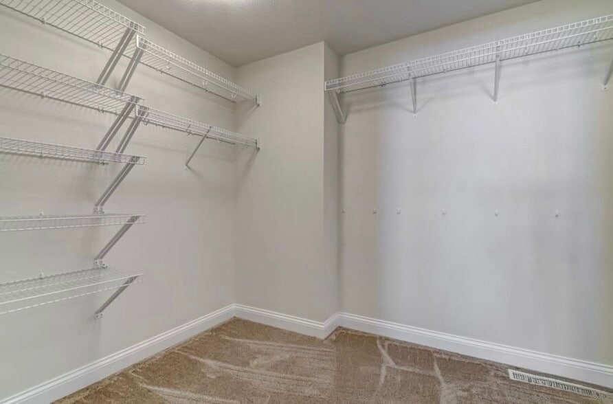 Building Photo - 1811 Spartan Dr