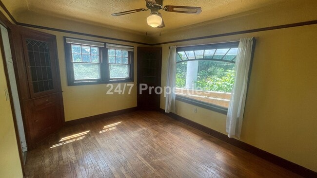 Building Photo - Rustic and Updated 3BD | 1.5 BA  Farmhouse with Large Shop!