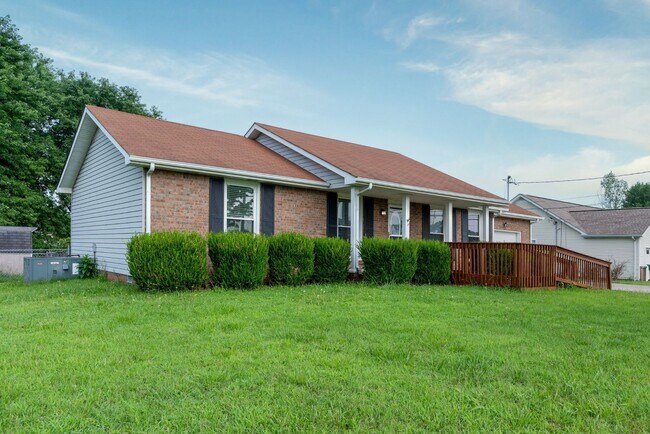 Building Photo - 3704 Trenton Rd