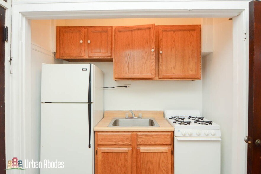 Building Photo - 4632 N Paulina St