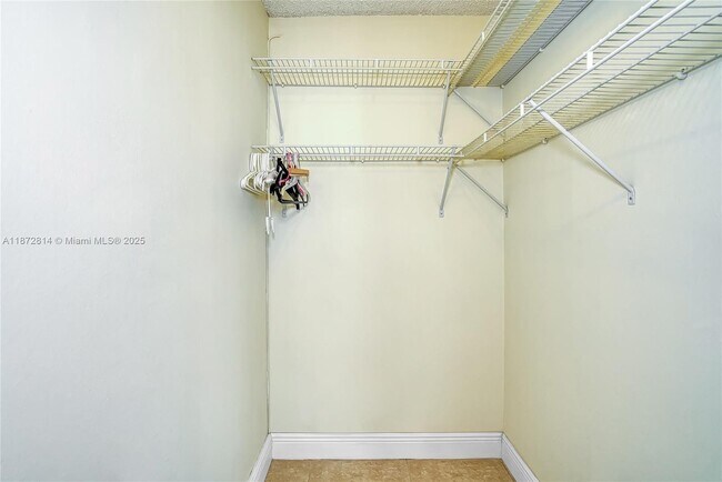 Building Photo - 18051 Biscayne Blvd