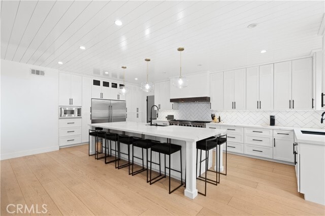 Building Photo - 5946 Woodlake Ave