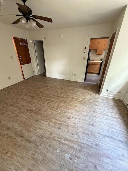 Building Photo - 825 Harrington Ave
