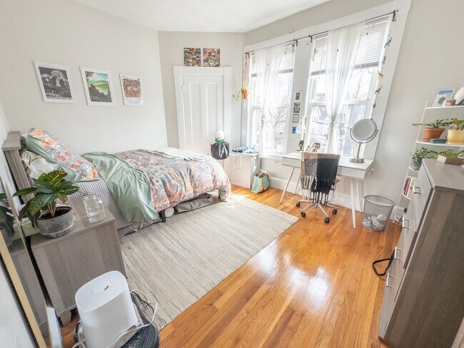 Building Photo - 35 Essex St