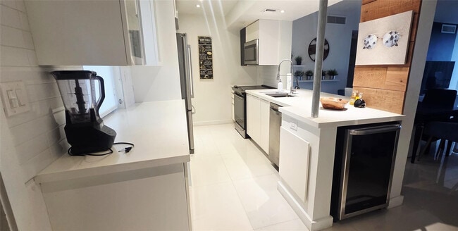 Building Photo - 2671 S Course Dr