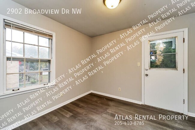 Building Photo - 2902 Broadview Dr NW