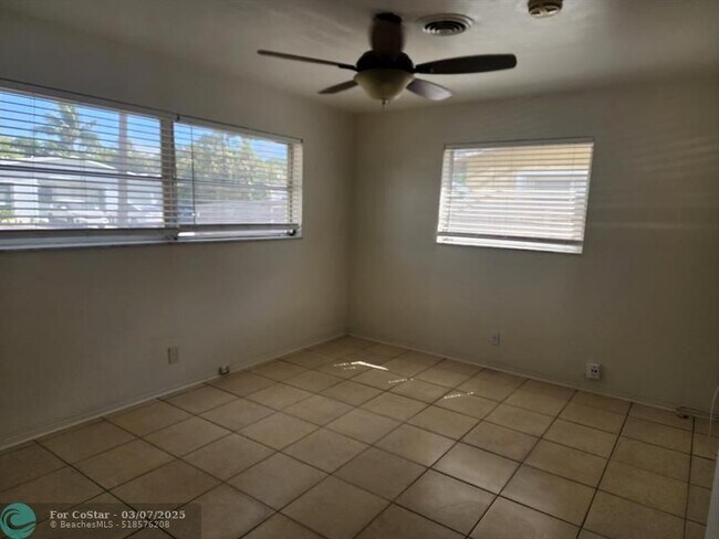 Building Photo - 928 Orange Isle