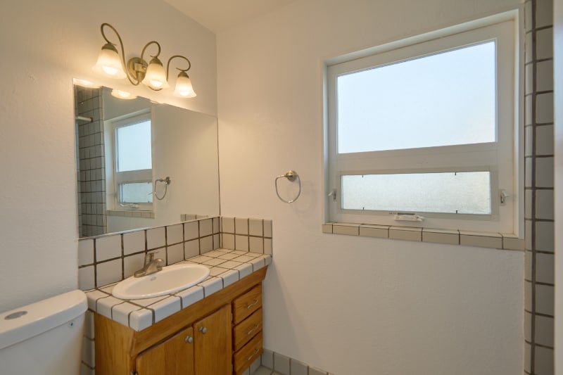 Building Photo - 781 Elm St