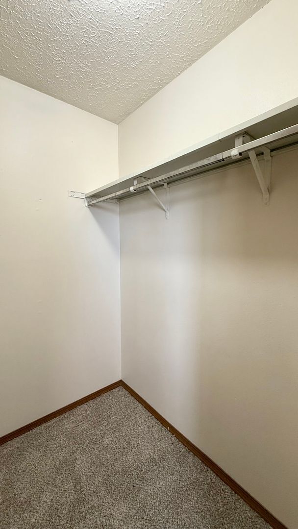 Building Photo - Move in Ready home on Piros