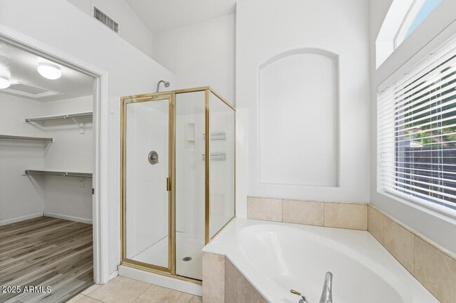 Building Photo - 7180 W Trails Dr