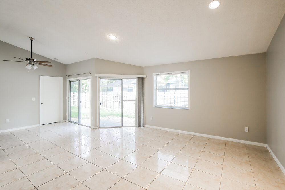 Building Photo - 9845 NW 9th Ct