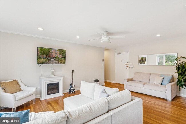 Building Photo - 2400 41st St NW