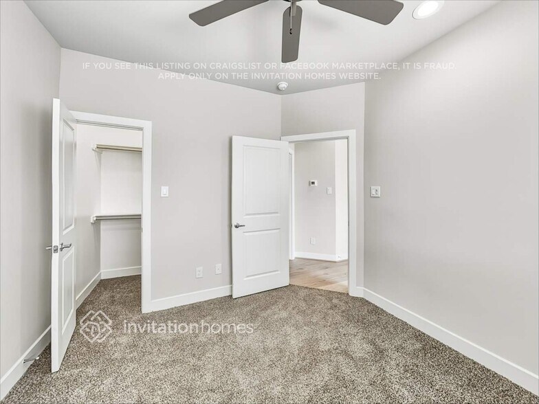 Building Photo - 10534 Executive Lake Dr
