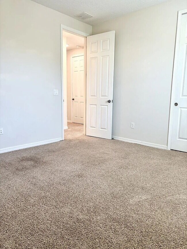 Building Photo - 9017 Flamingo Ky Way