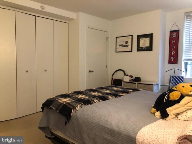 Building Photo - 219 S 18th St