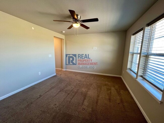 Building Photo - 1611 Spring Water Pt