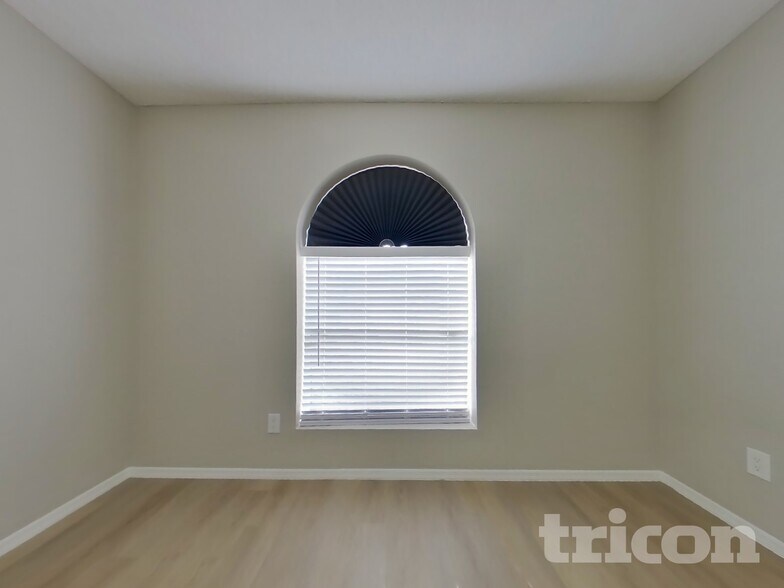 Building Photo - 7310 E Dewan Cir