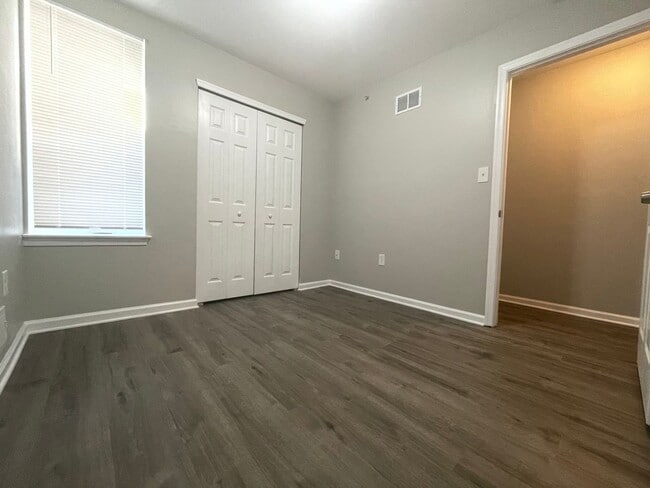 Building Photo - Newly Renovated 3 bed/1.5 bath in Waterfront South area of Camden!