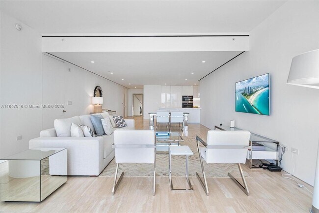 Building Photo - 9001 Collins Ave