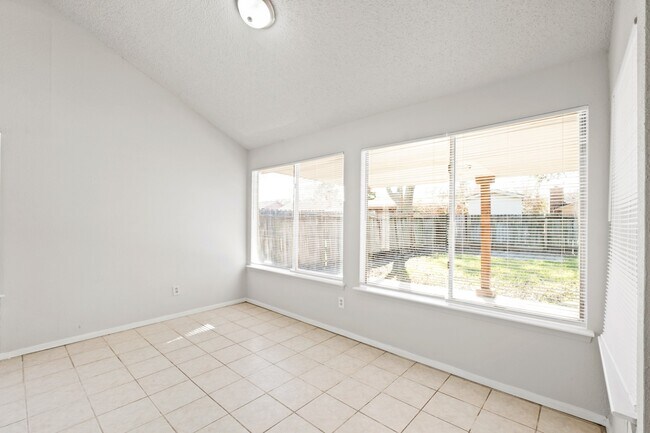 Building Photo - 7522 Sorbete Dr