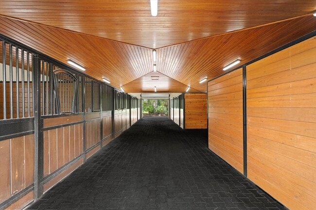 Building Photo - 14410 Equestrian Way