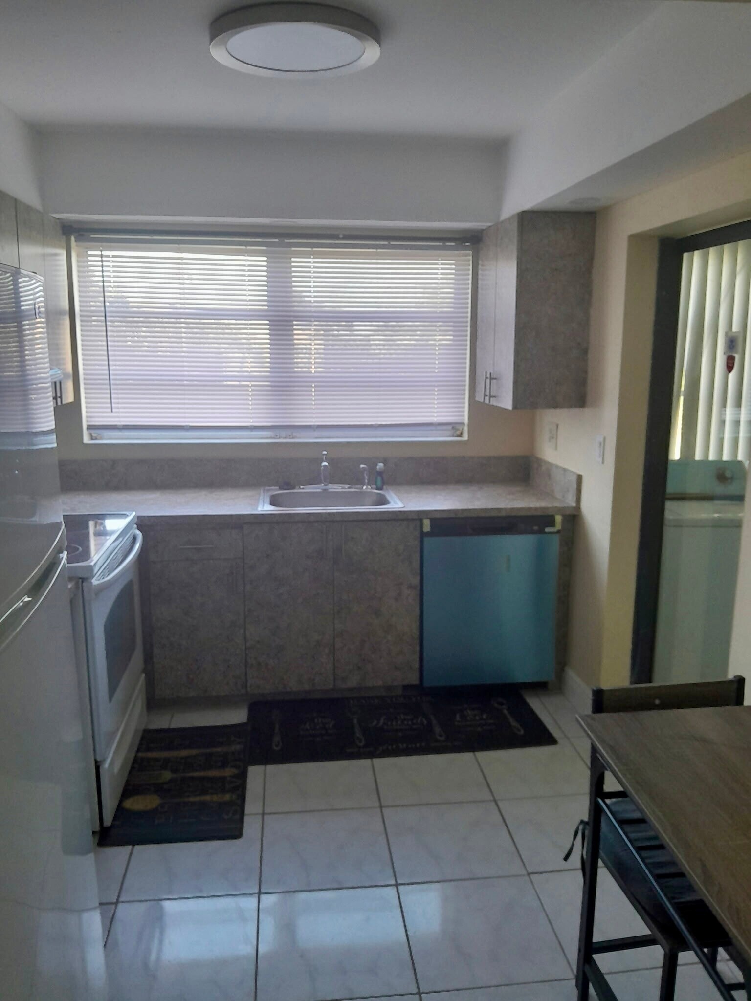 Building Photo - 2551 NW 41st Ave