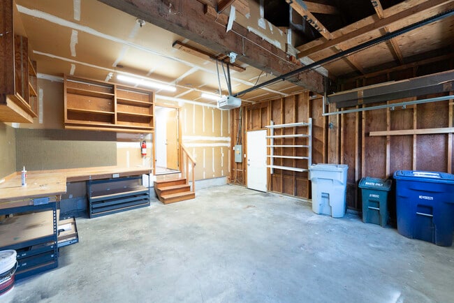 Building Photo - 12920 SE 157th Pl