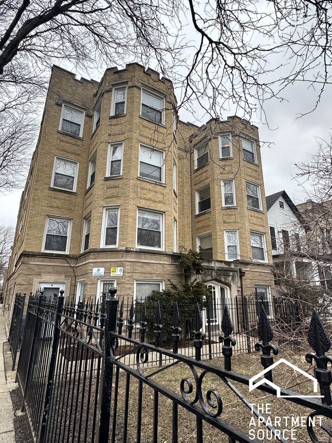 Building Photo - 2611 N Fairfield Ave