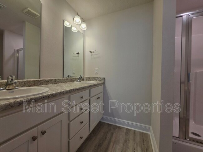 Building Photo - 9011 Golden Eye Dr
