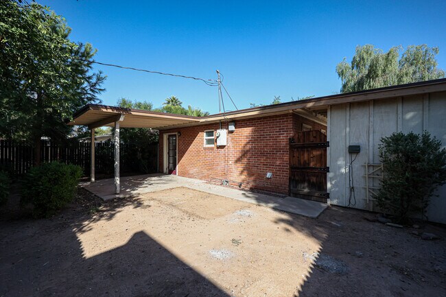 Building Photo - 4608 N 10th Pl