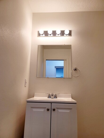 Building Photo - 16131 SE Powell Blvd