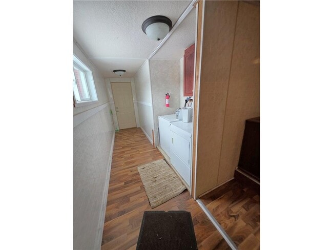 Building Photo - 206 2nd Ave