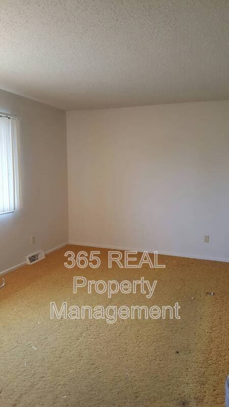 Building Photo - 803 4th St