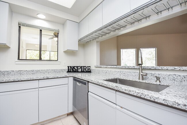 Building Photo - 4144 Greystone Way