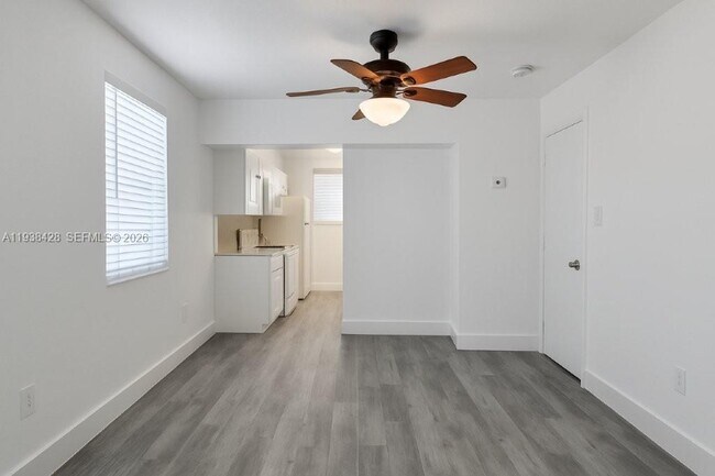 Building Photo - 2265 SW 15th St