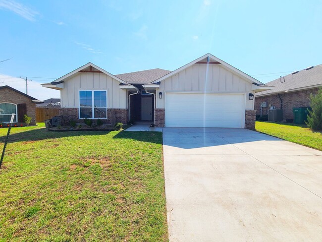 Primary Photo - Newer Home in Yukon