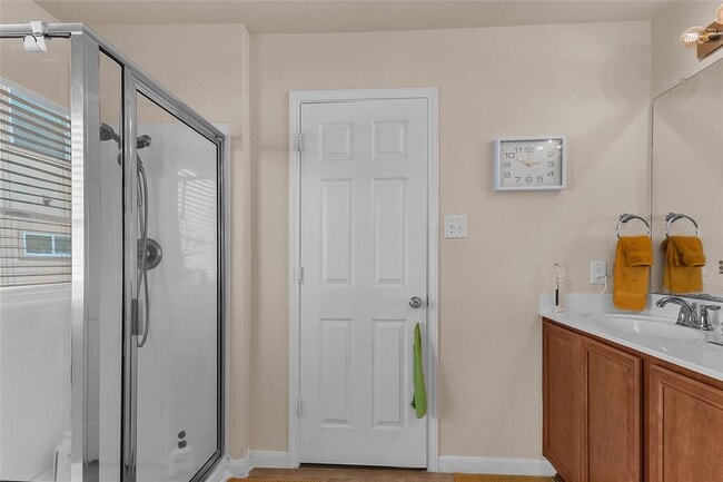 Building Photo - 206 Linden Ln