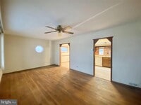 Building Photo - 19 Merriman Rd