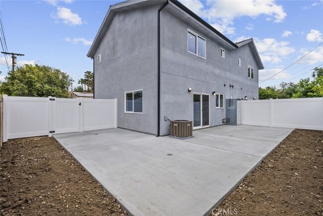 Building Photo - 15834 Eccles St