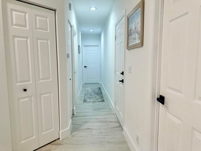 Building Photo - 1813 Wood Fern Dr