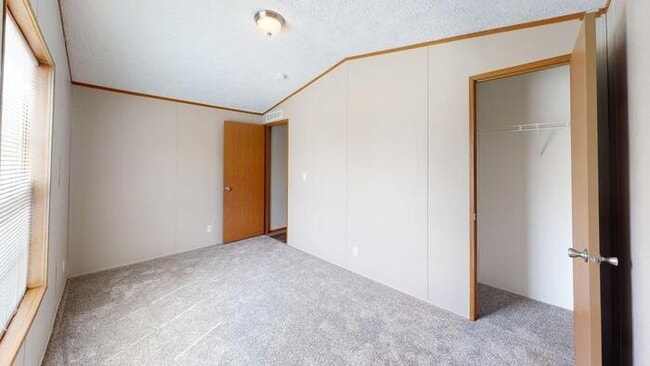 Building Photo - 339 Continental Ave