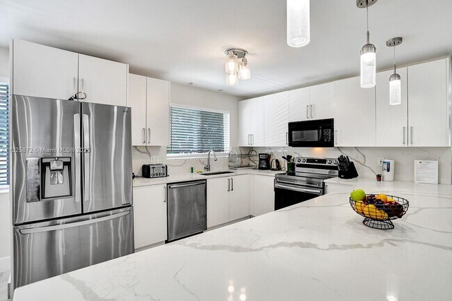 Building Photo - 1018 Adams St