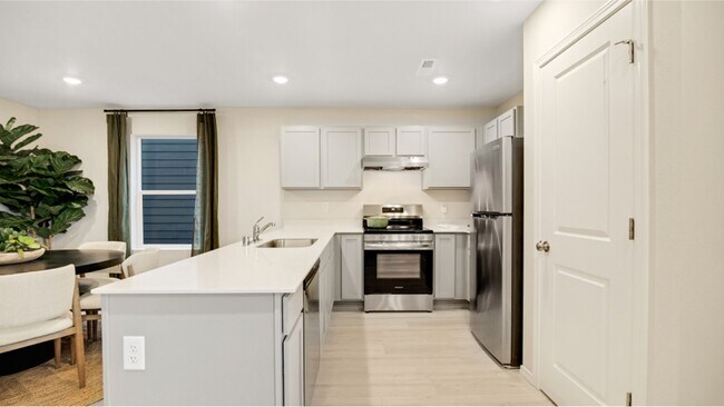 Building Photo - 4354 SE Woodford Ct